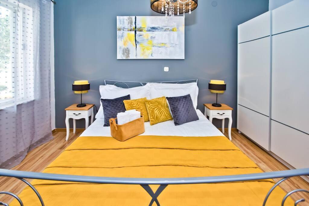 Apartman Tino With Two Sunny Terace Hvar Town Kültér fotó